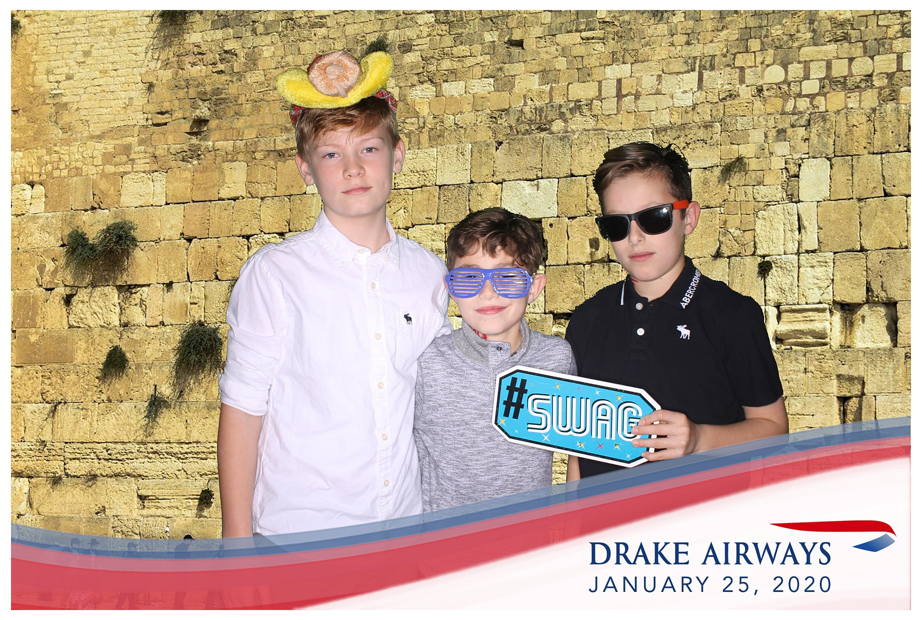 Drake Airways | View more photos from the event at gallery.photoboothcincy.com/u/PhotoBoothCincy/Drake-Airways